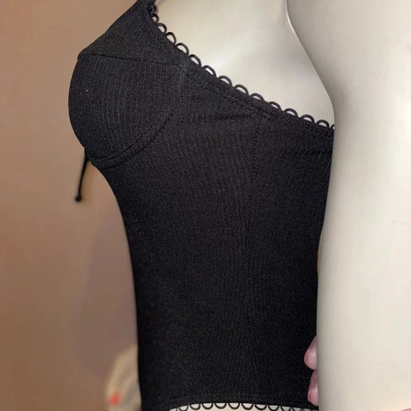 LACE TRIM BLACK CHEEKY ONE PIECE BATHING SUITE WITH OPEN BACK SIZE SMALL - Picture 6 of 14